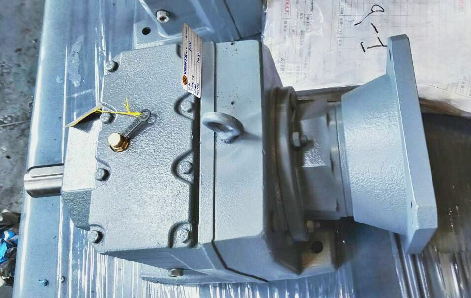 破碎機(jī)減速機(jī)，大扭矩減速機(jī),齒輪減速電機(jī)
